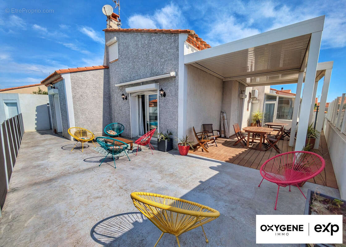 Maison à SAINT-LAURENT-DE-LA-SALANQUE