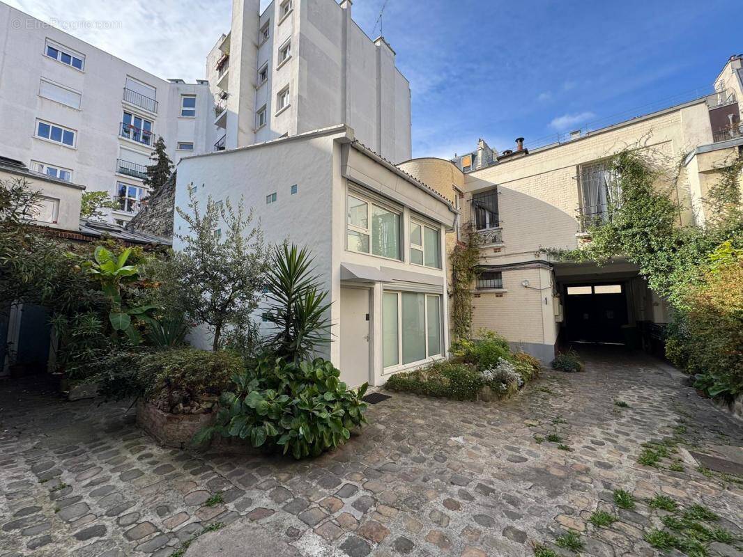 Appartement à PARIS-18E