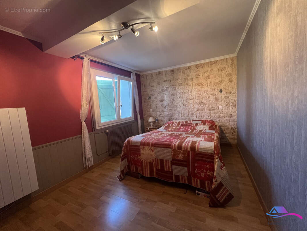 CHAMBRE 1 RDC - Maison à SAINT-SATURNIN