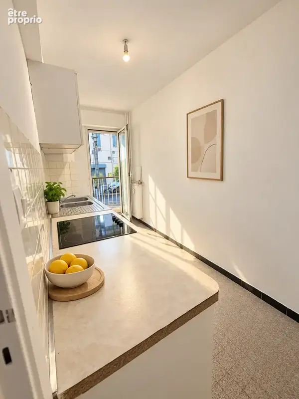 Nice est   saint-roch   t3 traversant avec balcon, garage et cave - photo 4