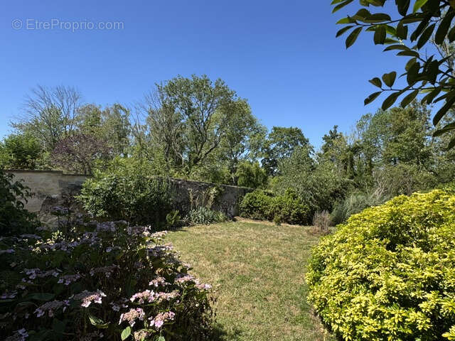 Maison 210 m² à Orgeval  - photo 2