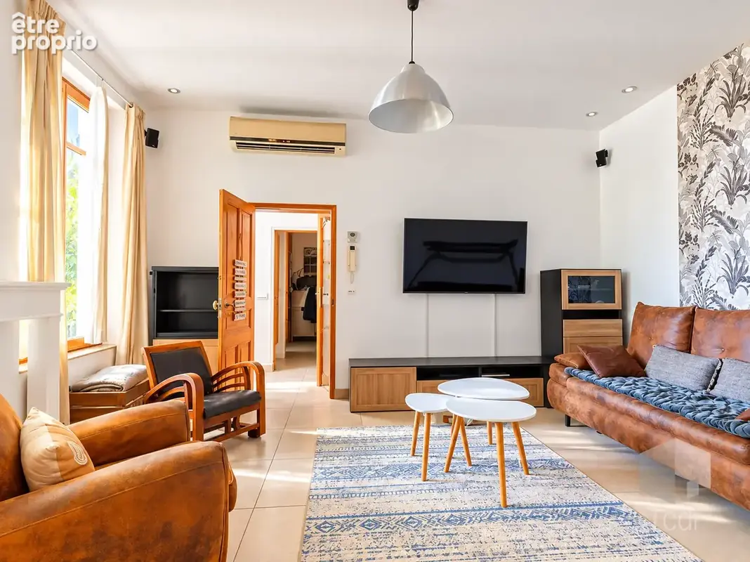 VISAN, maison de 205 m2, 7 chambres - photo 3