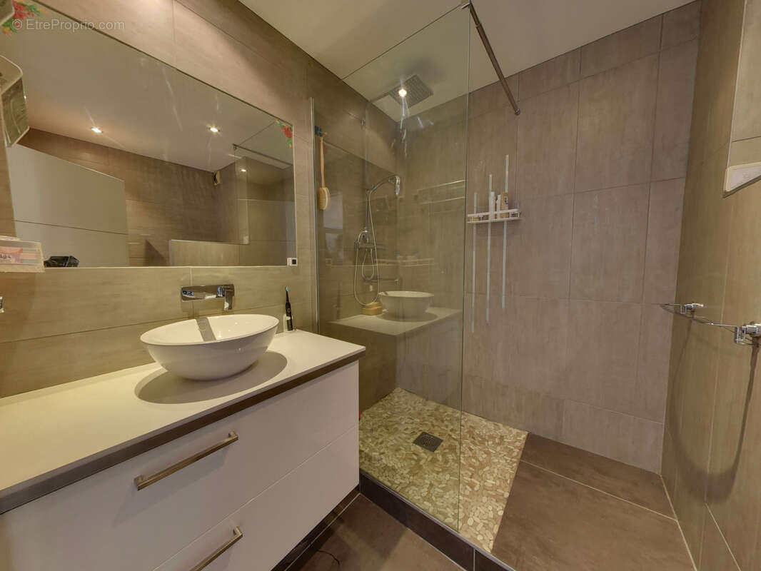 Appartement à SAINT-MARTIN-D'HERES