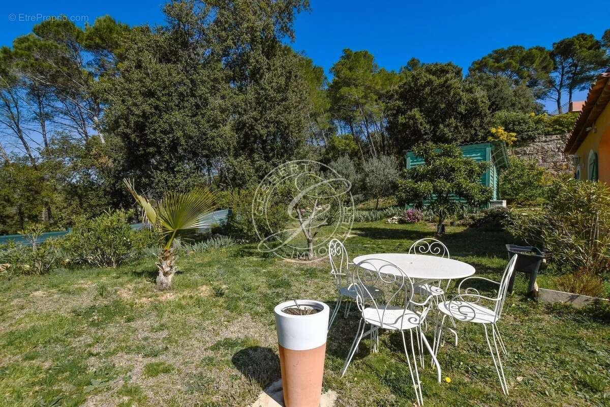 A VENDRE - FLAYOSC très belle villa avec vue dominante et piscine - photo 28