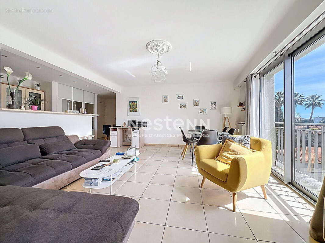 Appartement à VALLAURIS