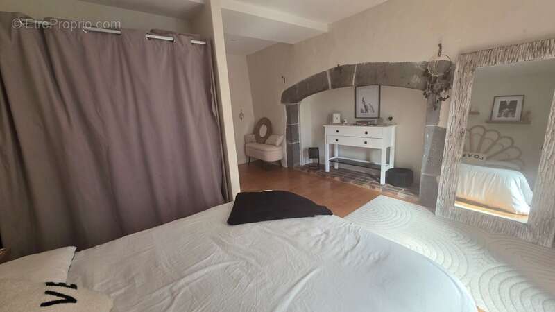 Maison 3 m² à Mauriac  - photo 4