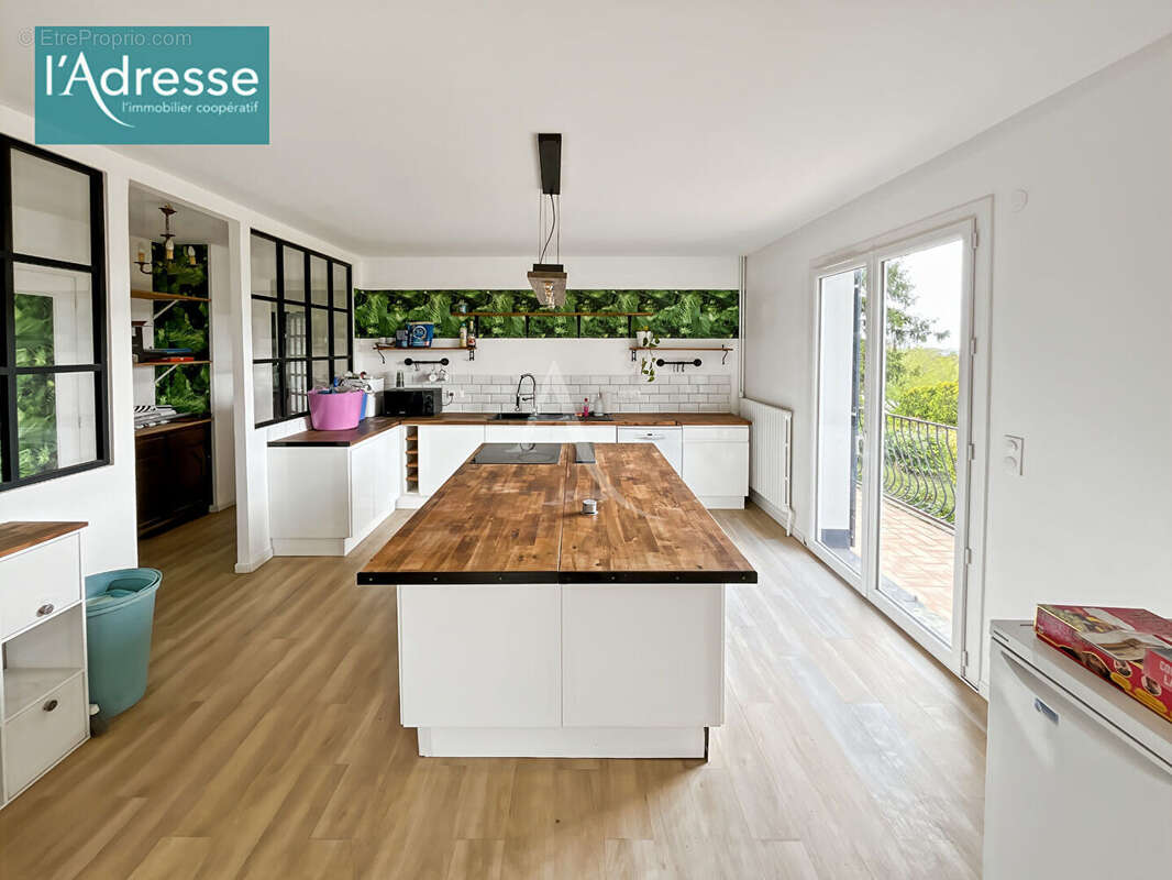 Maison à MEZY-SUR-SEINE