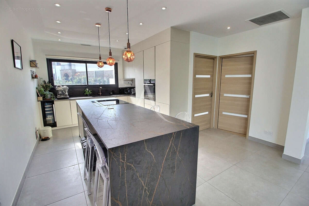 Villa comptemporaine 4 faces de 110 m² habitables dans  quartier residentiel - photo 7