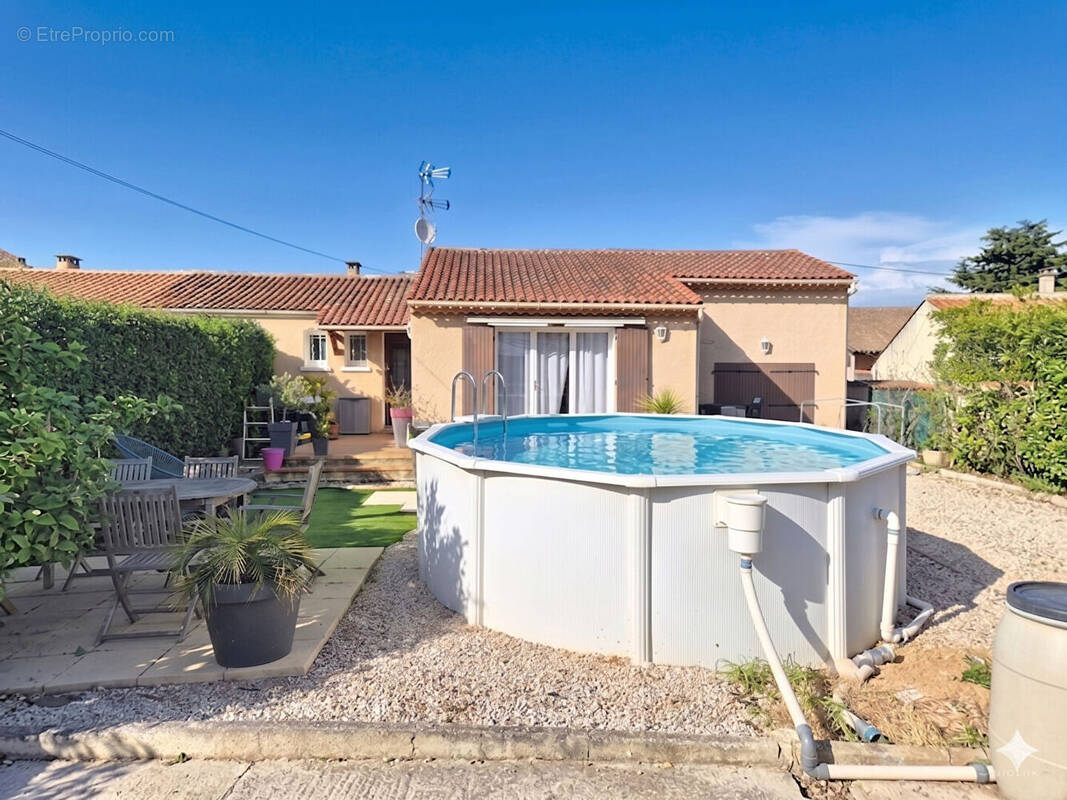 Maison à SAINT-CYR-SUR-MER