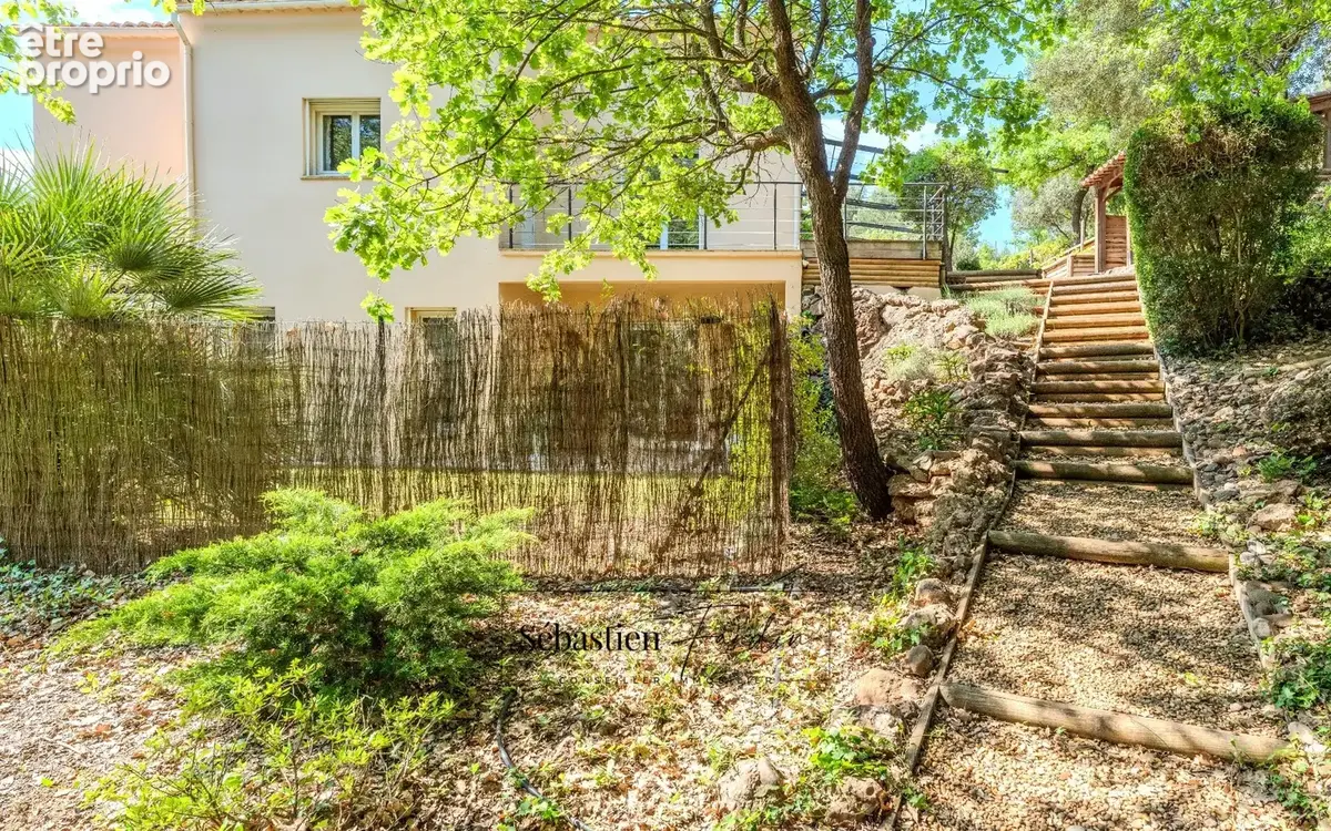 Domaine à vendre à Rousset à 15 minutes d'Aix-en-Provence - 8 000 m² - plusieurs logements - 262 m² habitables - calme absolu -  - photo 60