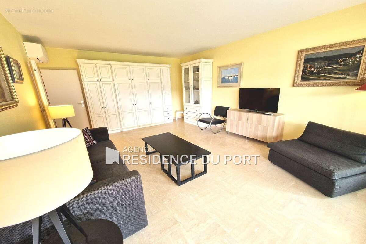 Appartement à MANDELIEU-LA-NAPOULE