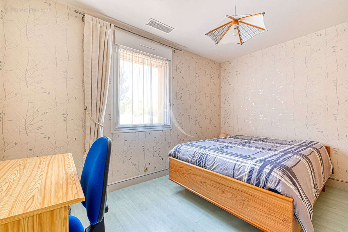 Maison à LA SALLE-DE-VIHIERS