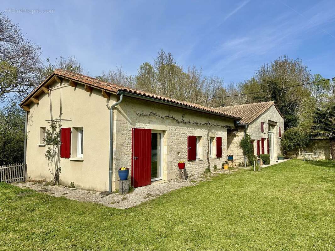 Maison à SAINT-FRONT