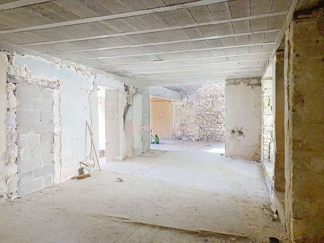 Maison 240 m² à Anthe  - photo 17