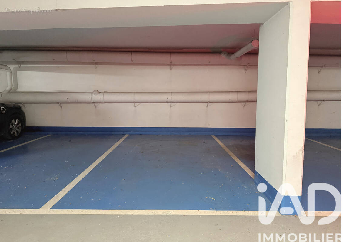 Photo 1 - Parking à COLOMBES