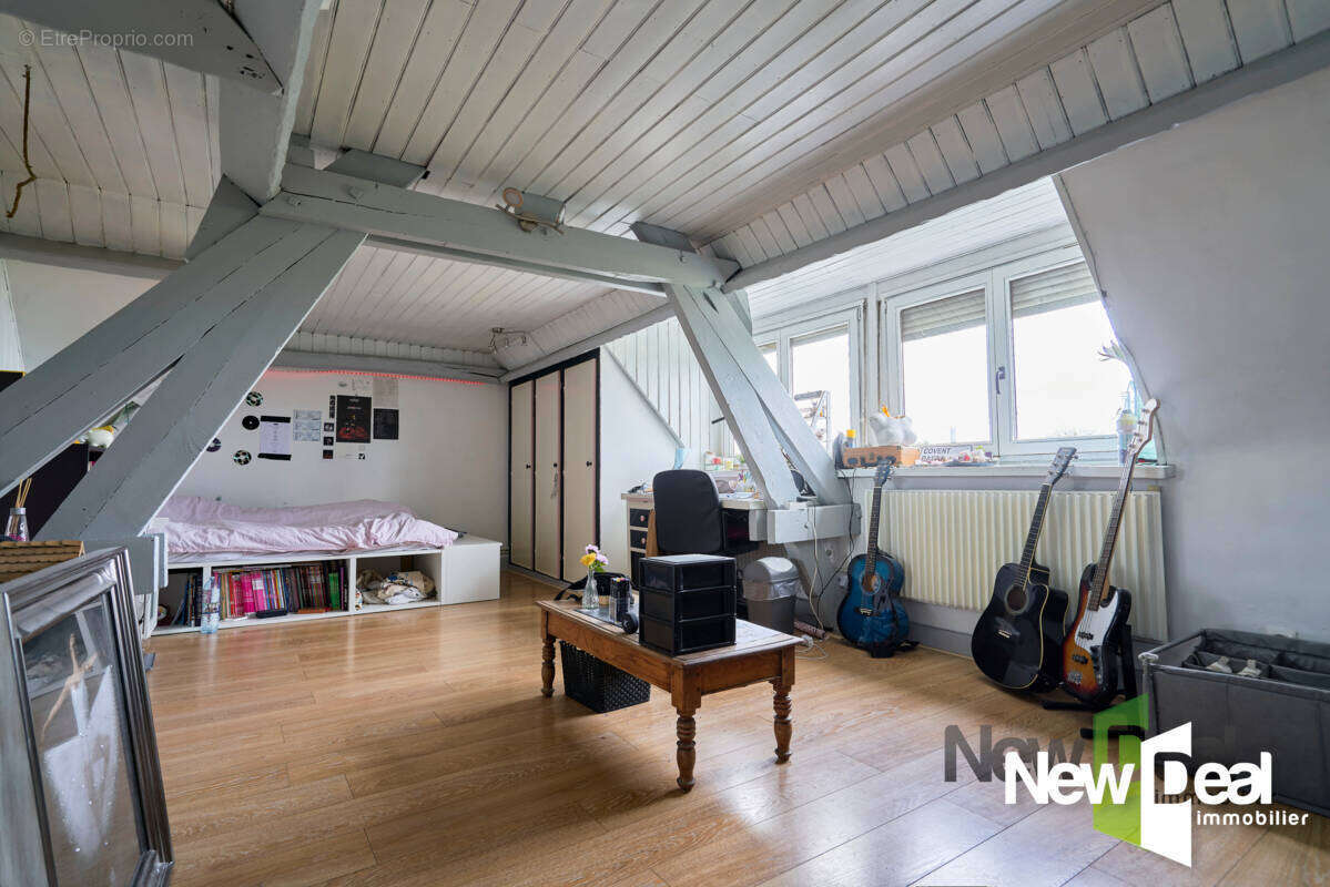Maison Bourgeoise  4/5 chambres 360 M2 + STUDIO 32 M2 ROSULT - photo 8