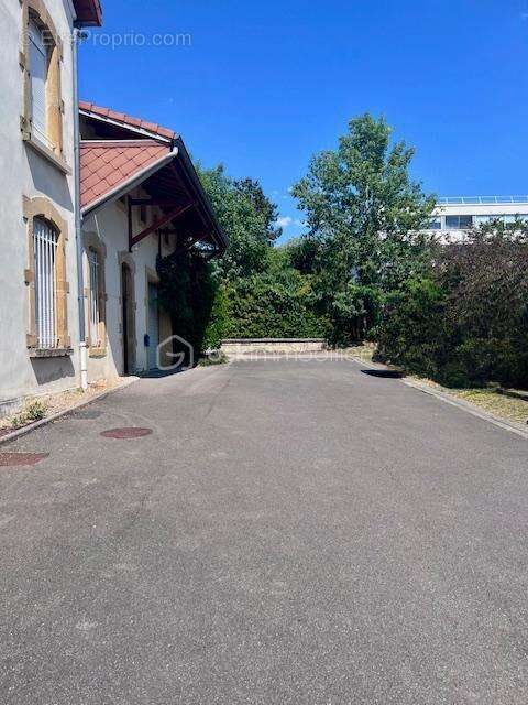 Investisseur - Immeuble de rapport + locaux d'activités - Rentabilité 8% - photo 4