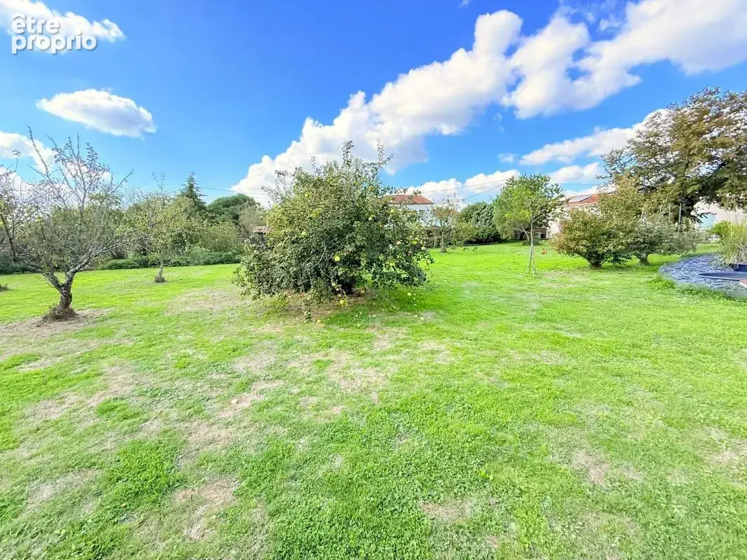 Maison spacieuse à vendre à Genouillé - photo 18