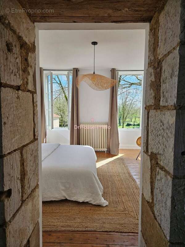 Maison à SAINT-CHRISTOPHE-SUR-ROC
