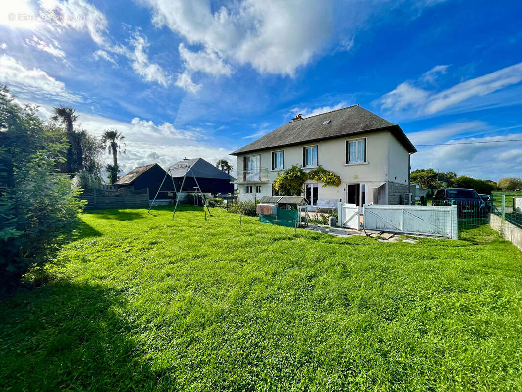 Maison à SAINT-MELOIR-DES-ONDES