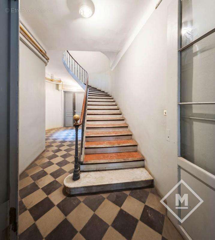 Appartement à MARSEILLE-6E