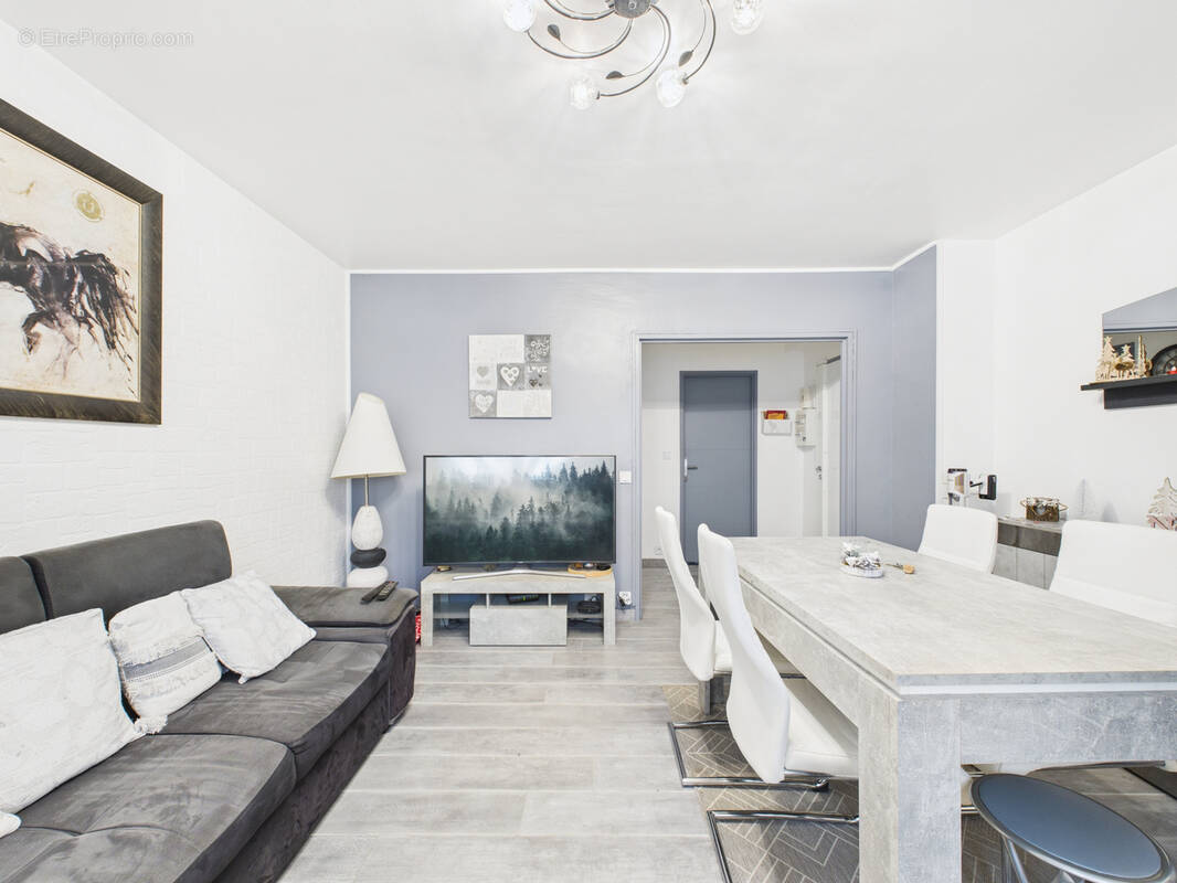 Appartement à SARTROUVILLE