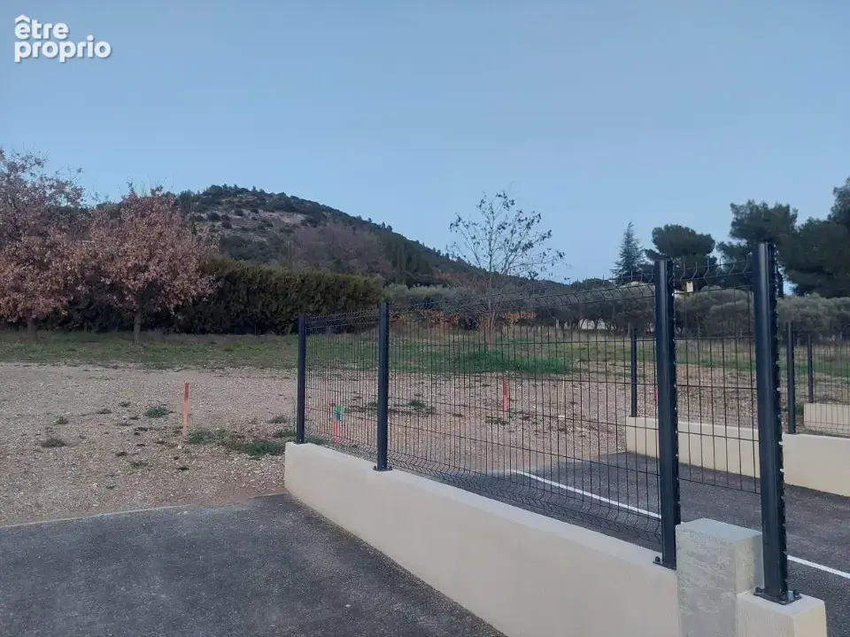 Terrain à MERINDOL