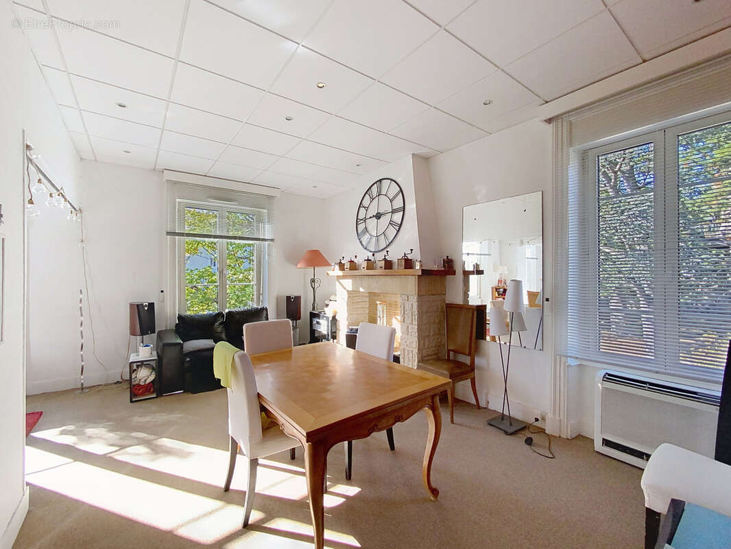 Maison à SAINT-PRIEST-EN-JAREZ