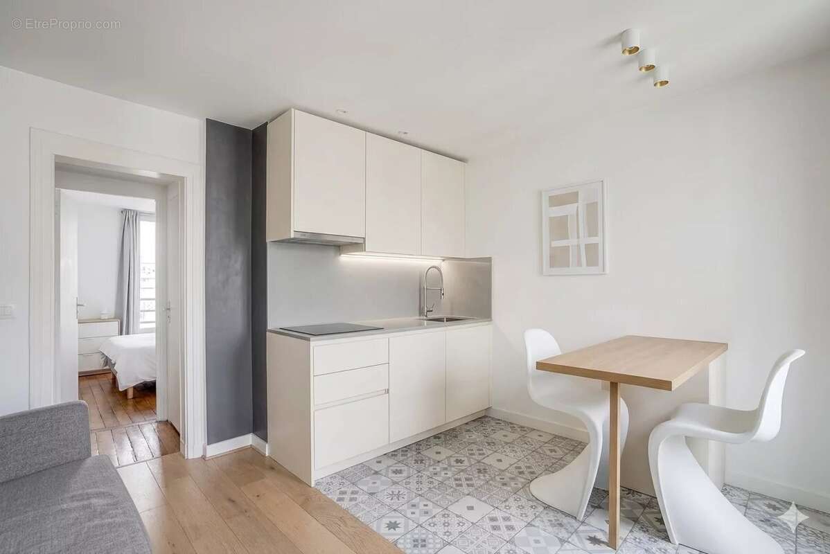Appartement à PARIS-17E