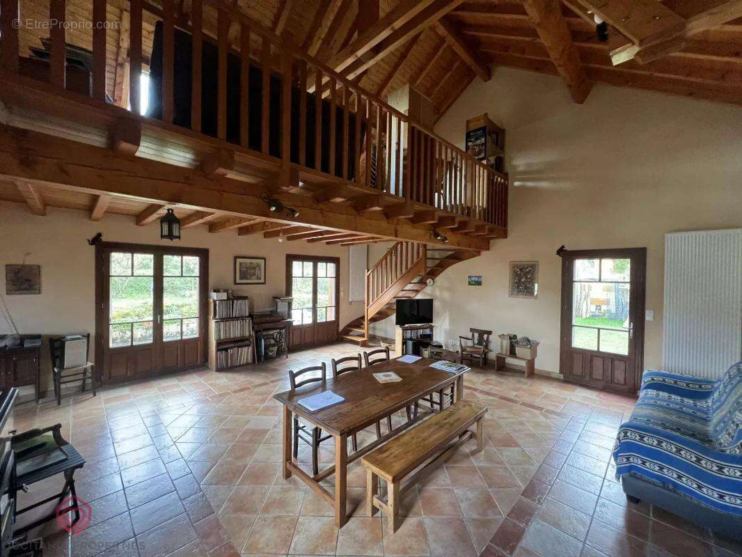 Maison à SOUEIX-ROGALLE