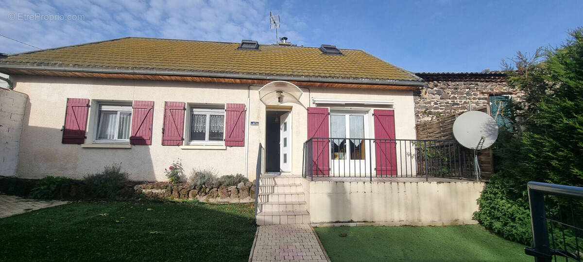 Maison à LE VERNET-SAINTE-MARGUERITE