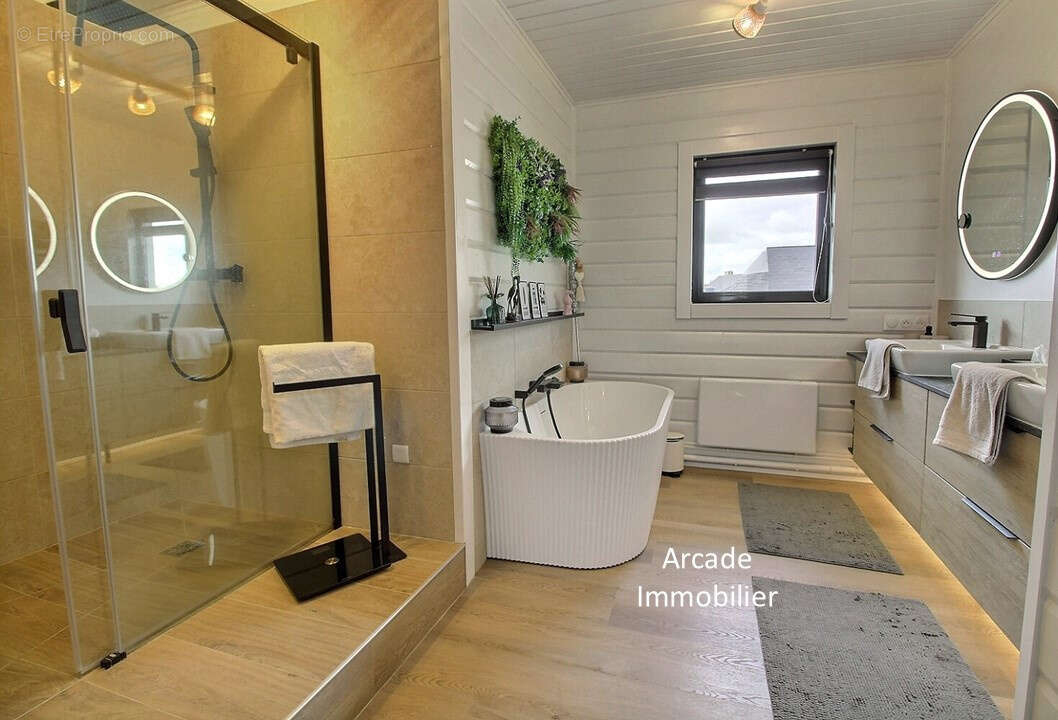 Maison à FONTAINE-LA-MALLET