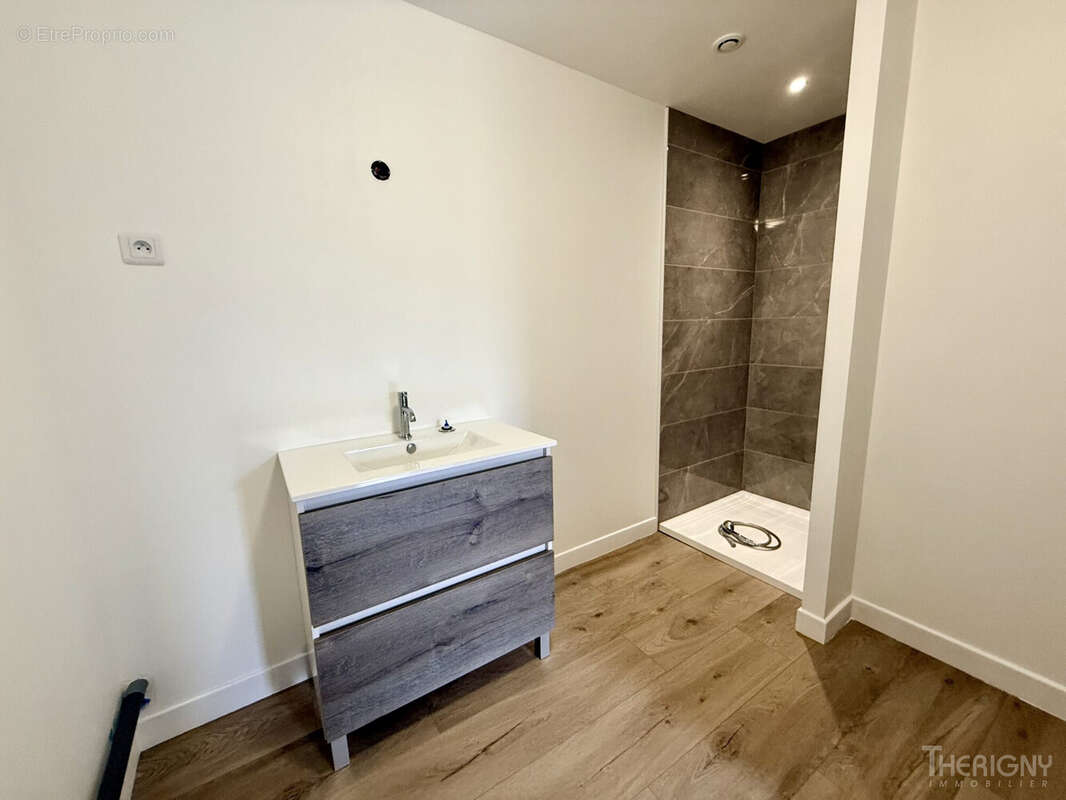 Maison à FEUQUIERES-EN-VIMEU