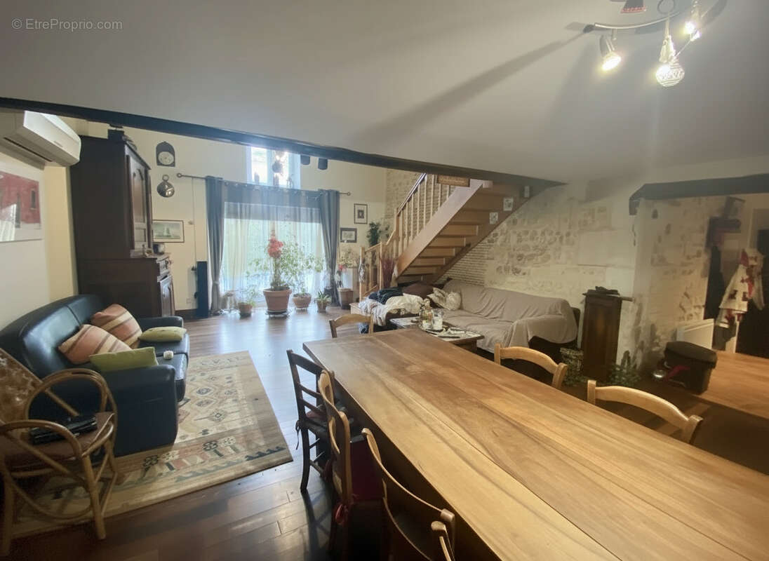 Maison à MANZAC-SUR-VERN