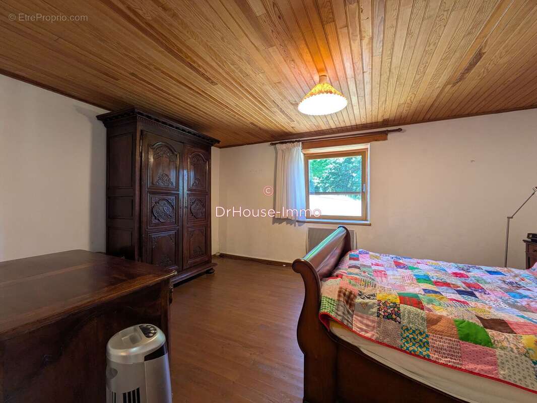 Maison à SAINT-POMPONT