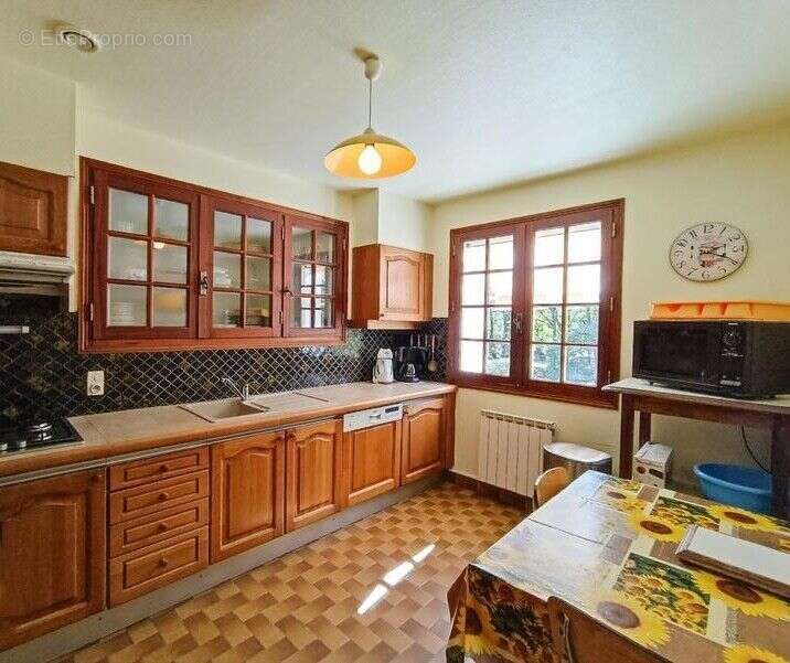 Maison 236 m² à Gignac  - photo 4