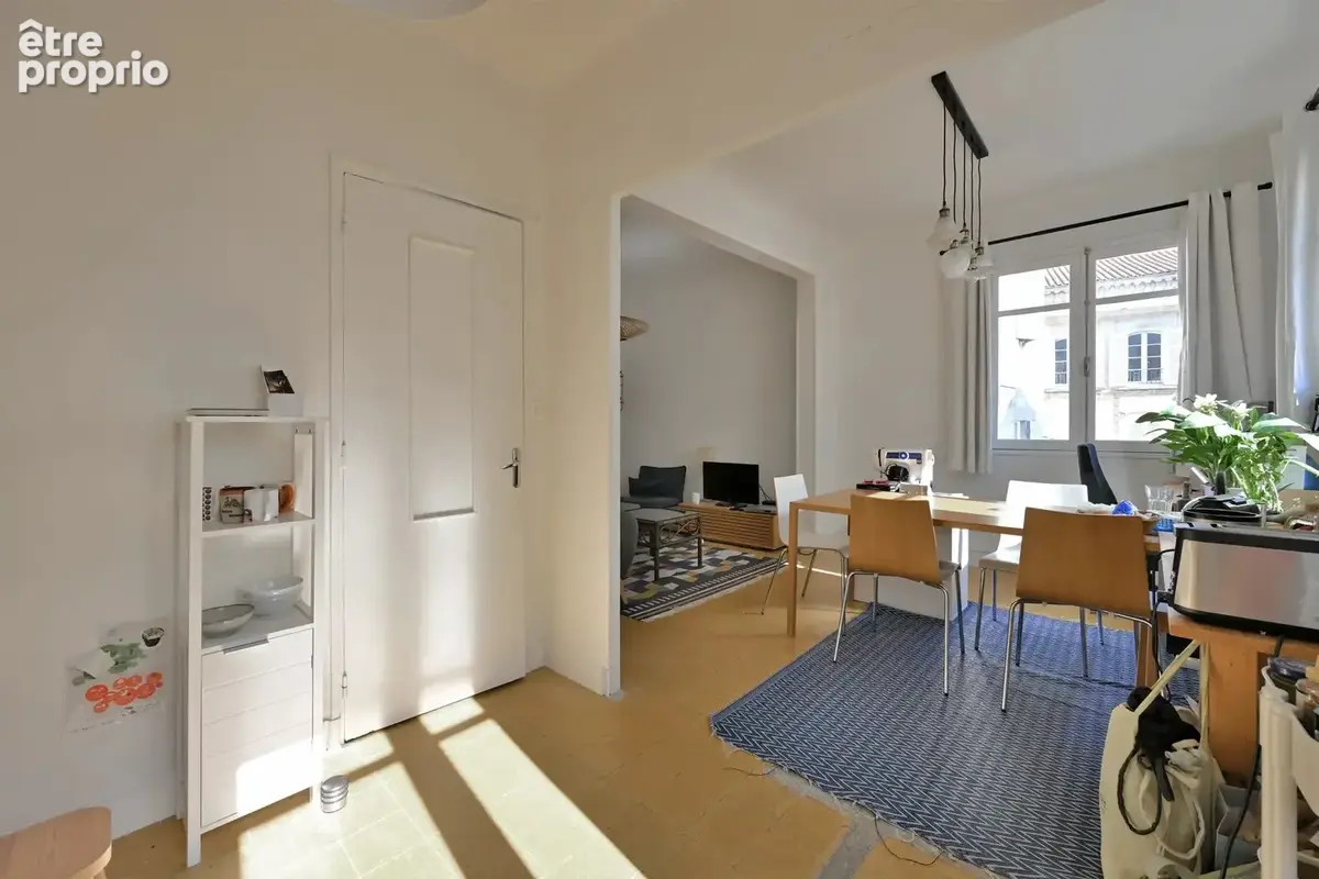 Exclusivité – Rare en centre historique : maison de ville/appartement avec patio! - photo 3