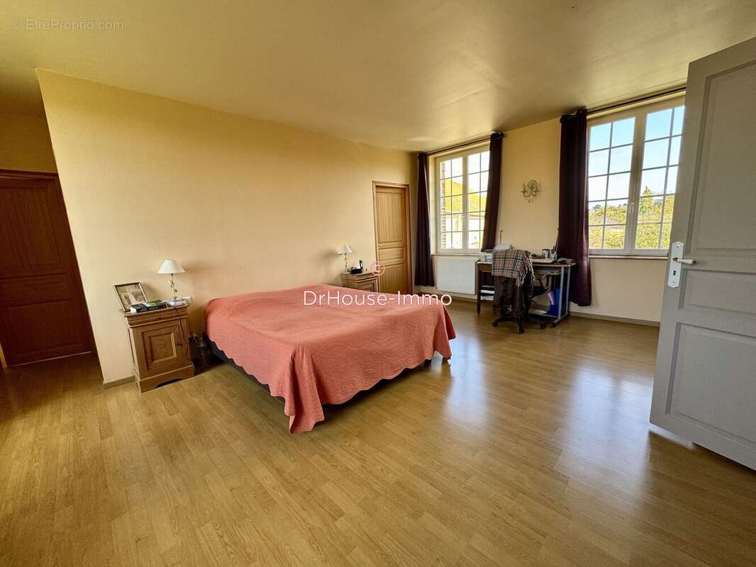 Maison à SAINT-VAAST-D&#039;EQUIQUEVILLE