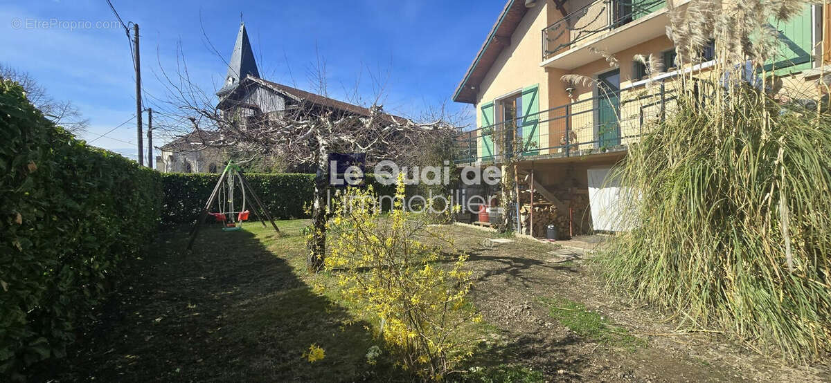 Maison à CHARNECLES