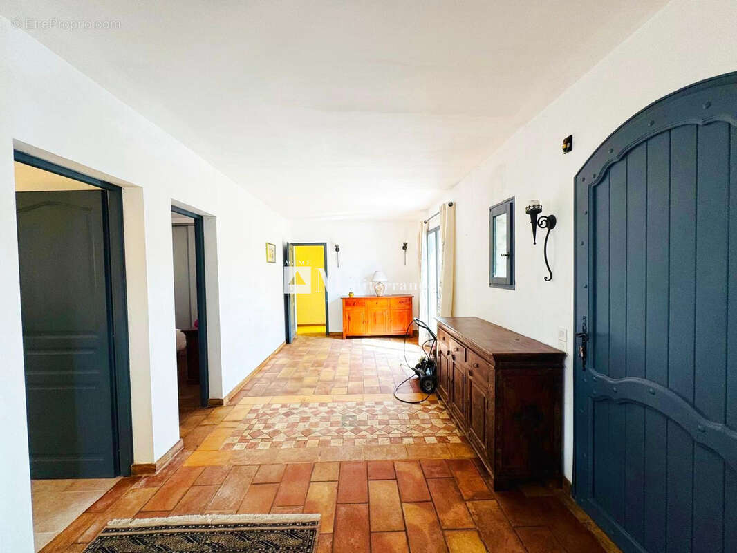 Maison à ROQUEBRUNE-SUR-ARGENS