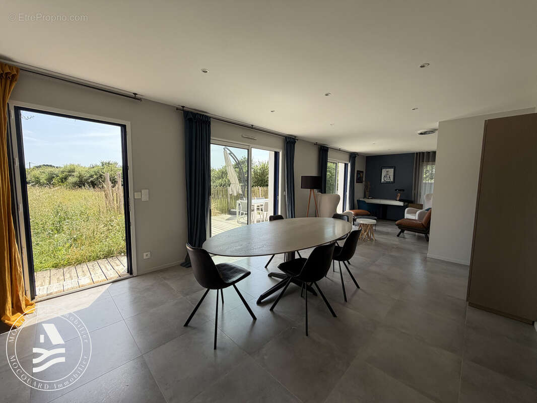Maison à LOCMARIAQUER