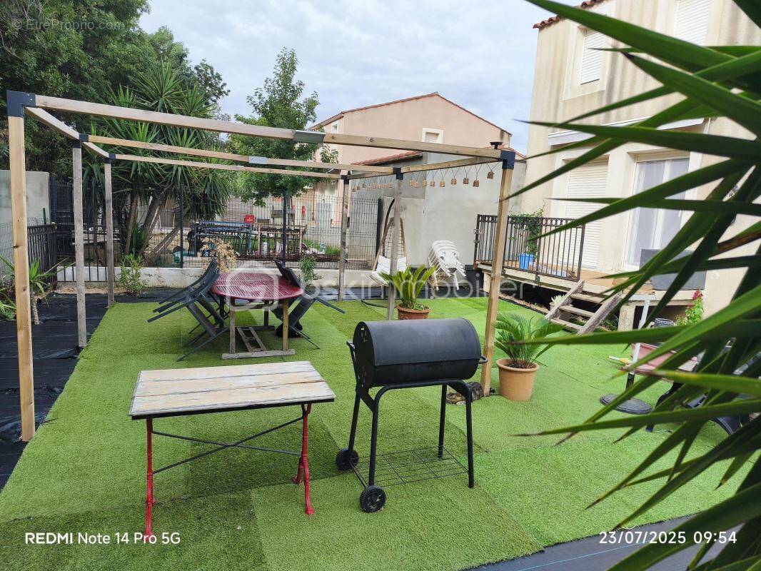 Maison à PEZILLA-LA-RIVIERE