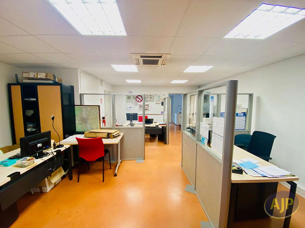 Commerce à LESPARRE-MEDOC