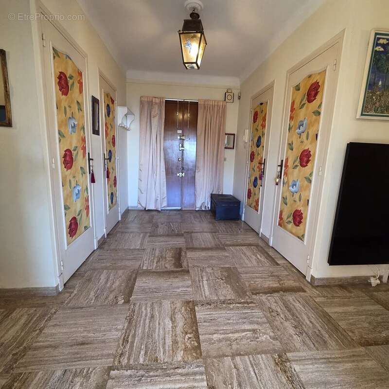 Appartement à VENCE