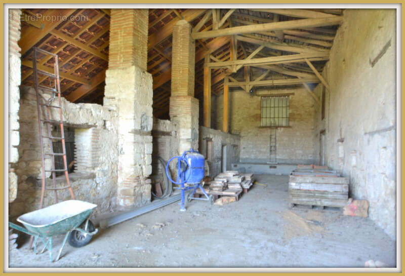Dpt Lot et Garonne (47), à vendre proche d' AGEN Propriété P8 de 385 m² plus dépendances de 400 M2- Terrain de 25 HA - photo 27
