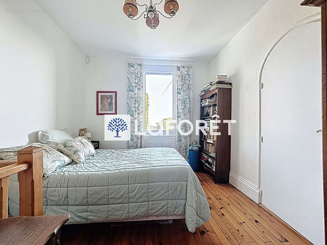 Maison Neyron le Haut, 7 pièces de 192m², terrain de 2423m², piscine, double garage - photo 11