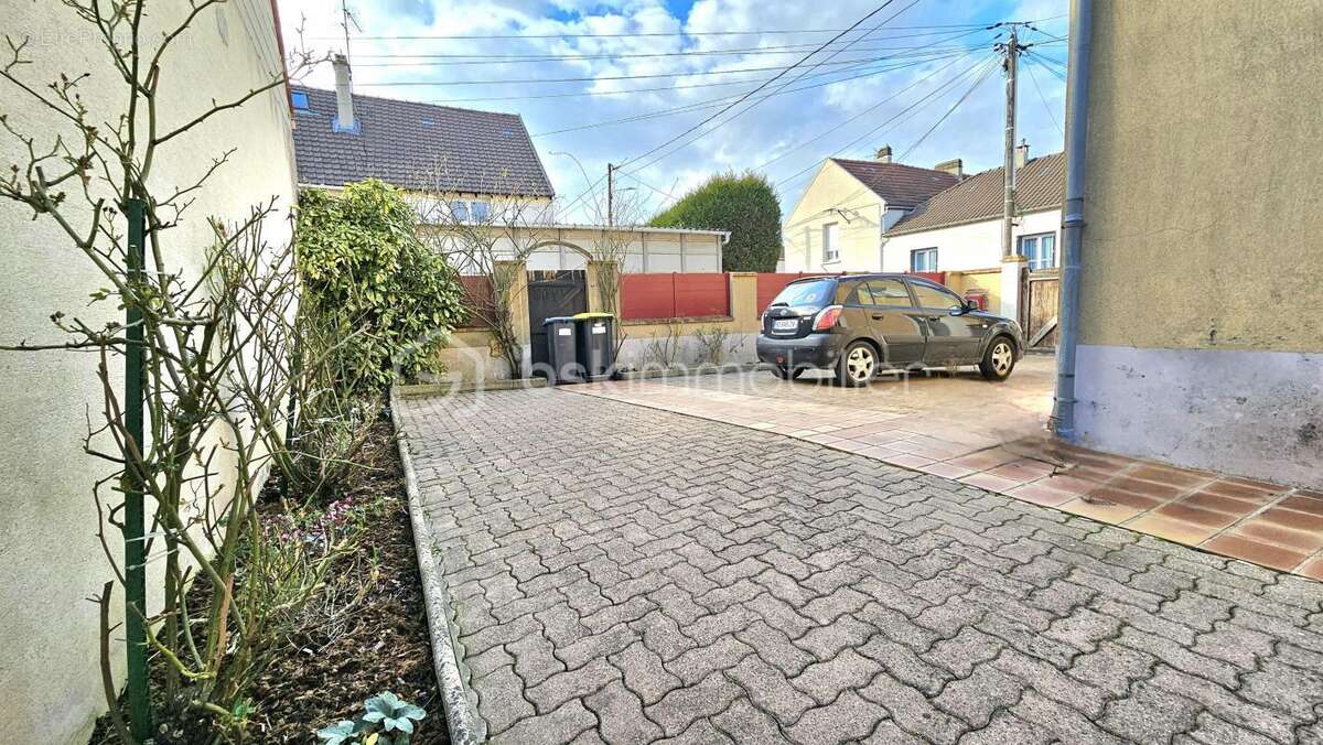 Maison à QUINCY-VOISINS