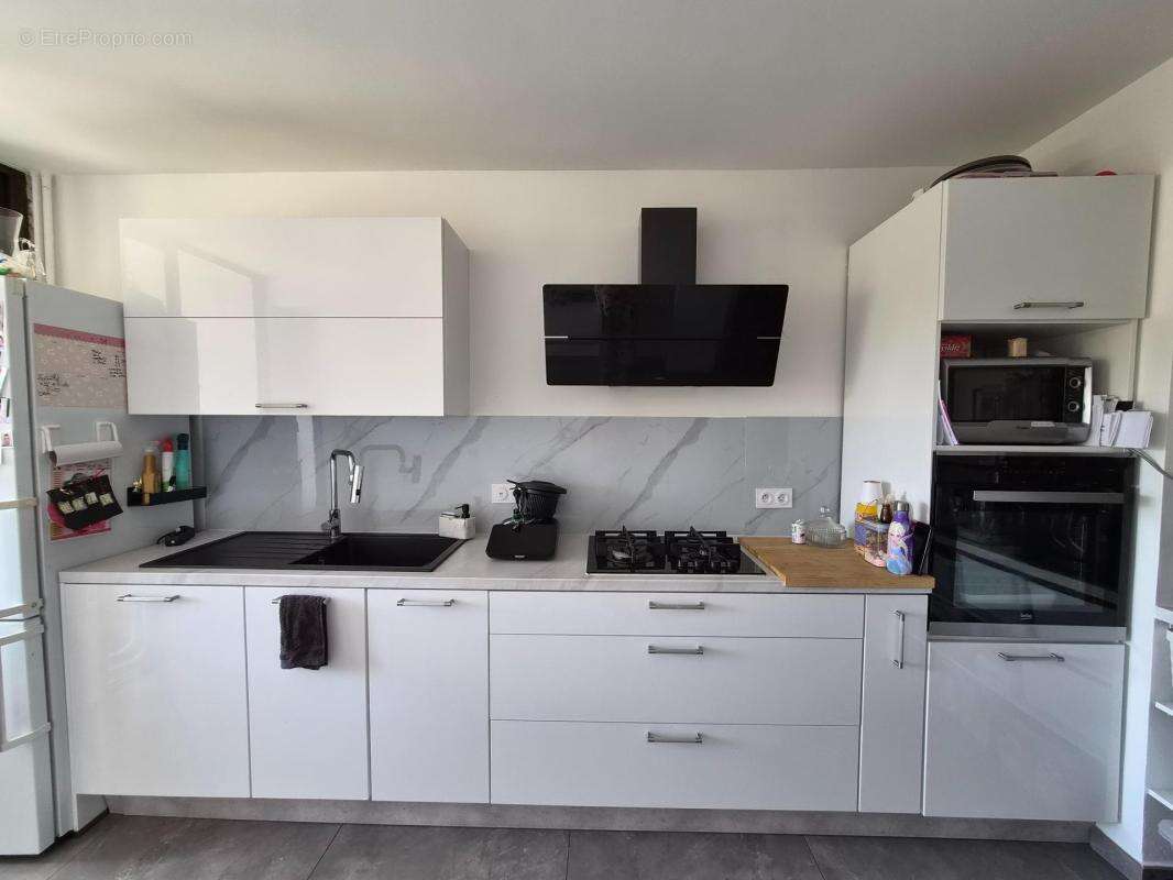Grand appartement rénové avec balcons et suite parentale - photo 9