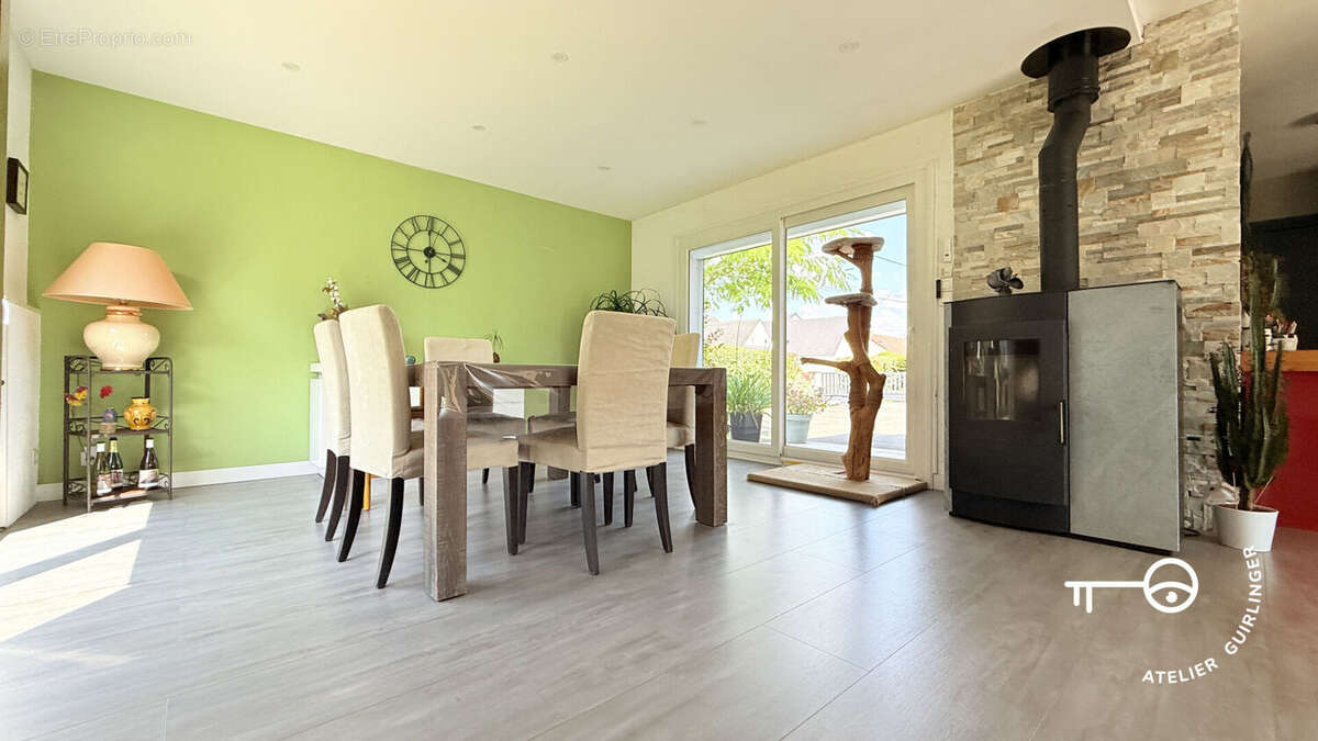 Maison d'architecte ! Volumes, fonctionnalité et environnement calme à Mardié !! - photo 10