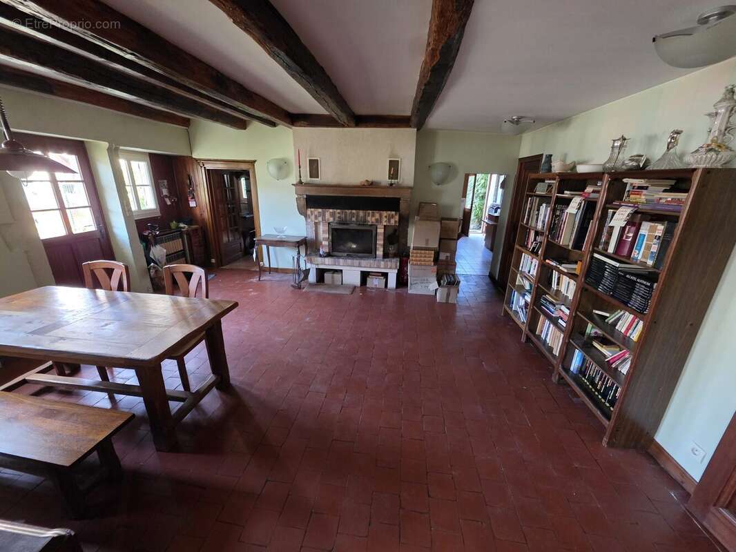 Maison à MAGNY-SAINT-MEDARD